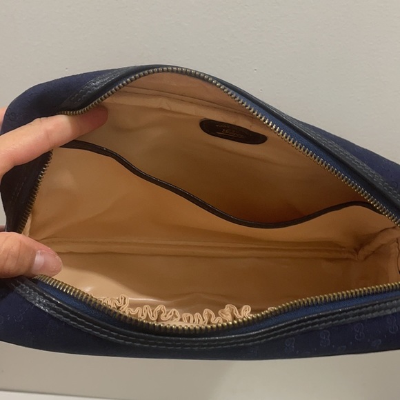 SOLD💙Vintage Gucci Toiletry Pouch💙 - Picture 9 of 16